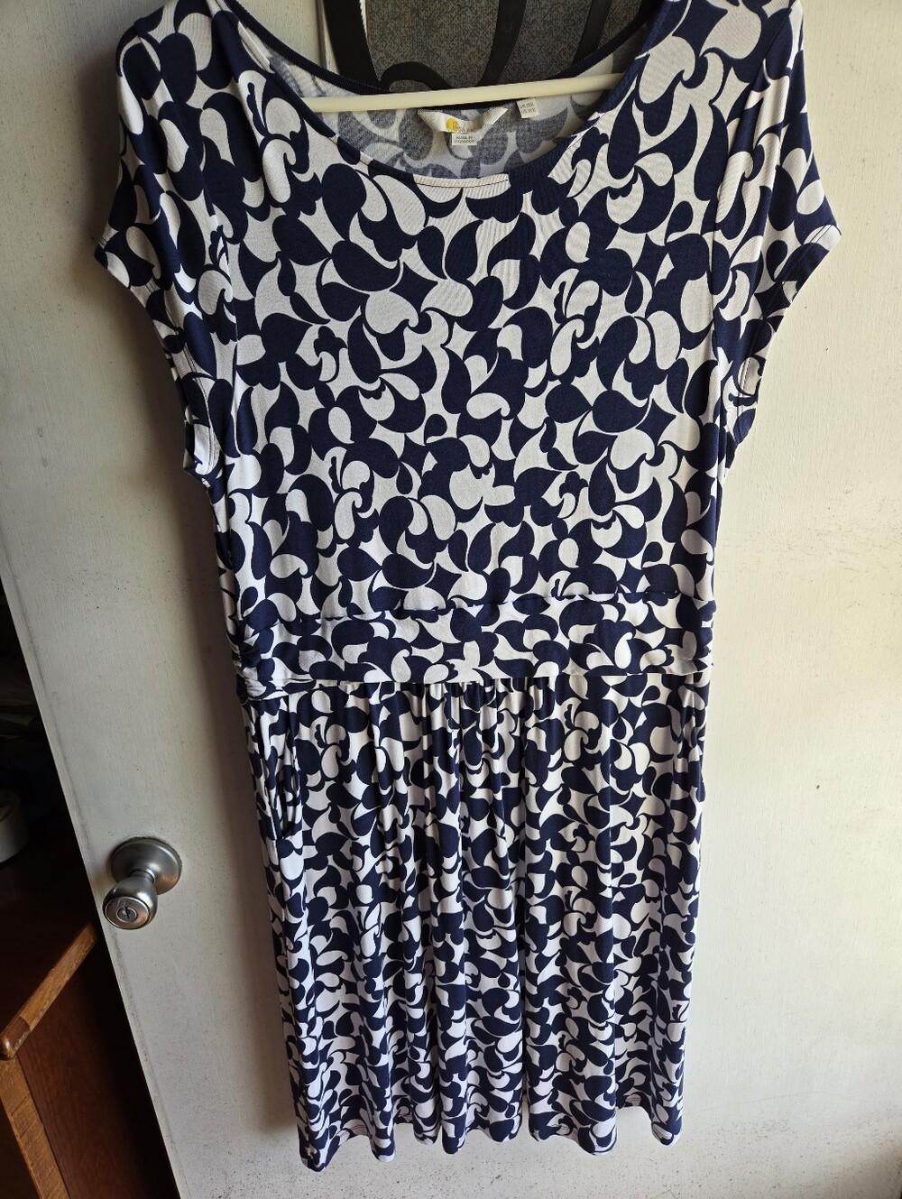 Boden Women’s Navy and White Printed Dress EUC